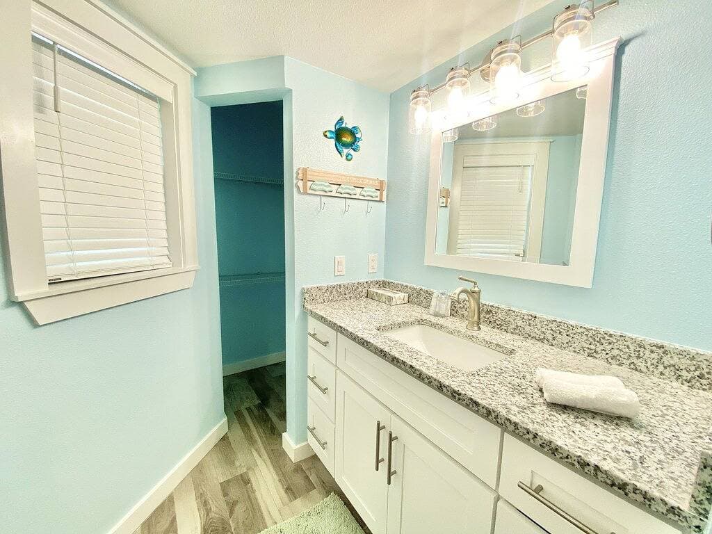 Foto 13 von 14: Sandcastle Condominiums Unit 319