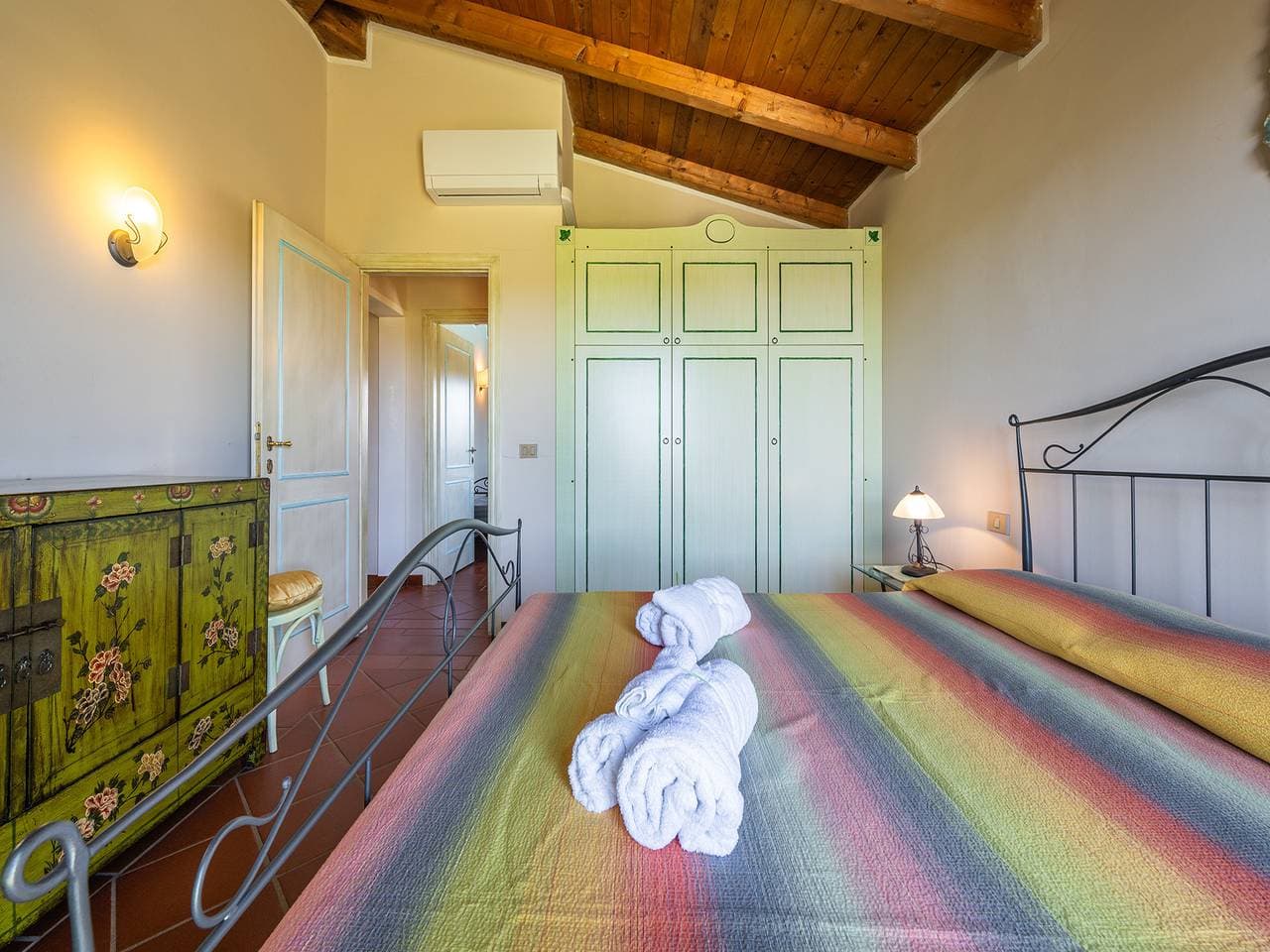 Foto 11 von 41: Villa mit privatem Pool und Meerblick