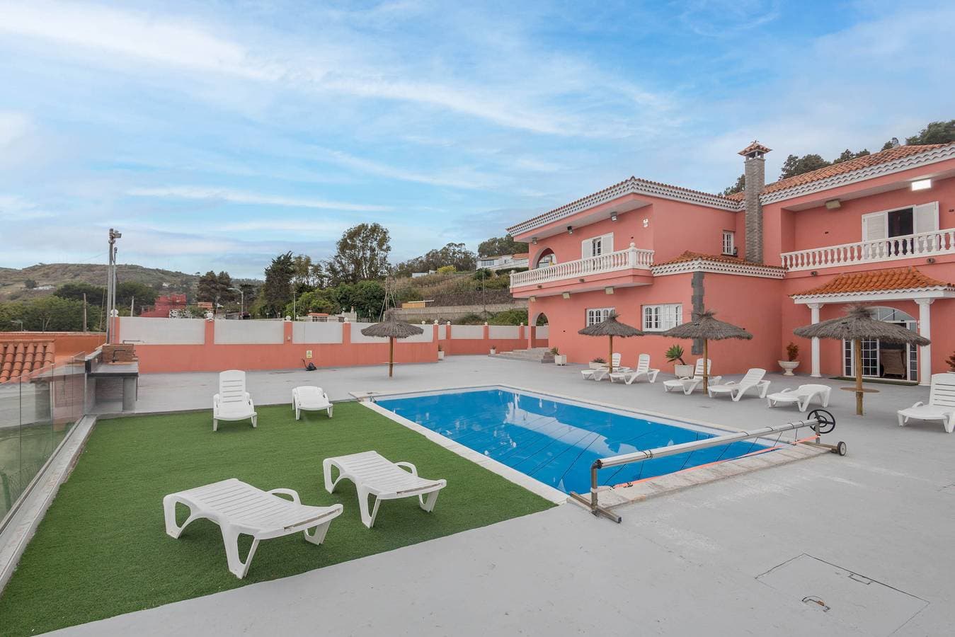 Foto 9 von 56: 4Br Chalet El Romero-Private Pool, BBQ & Chill