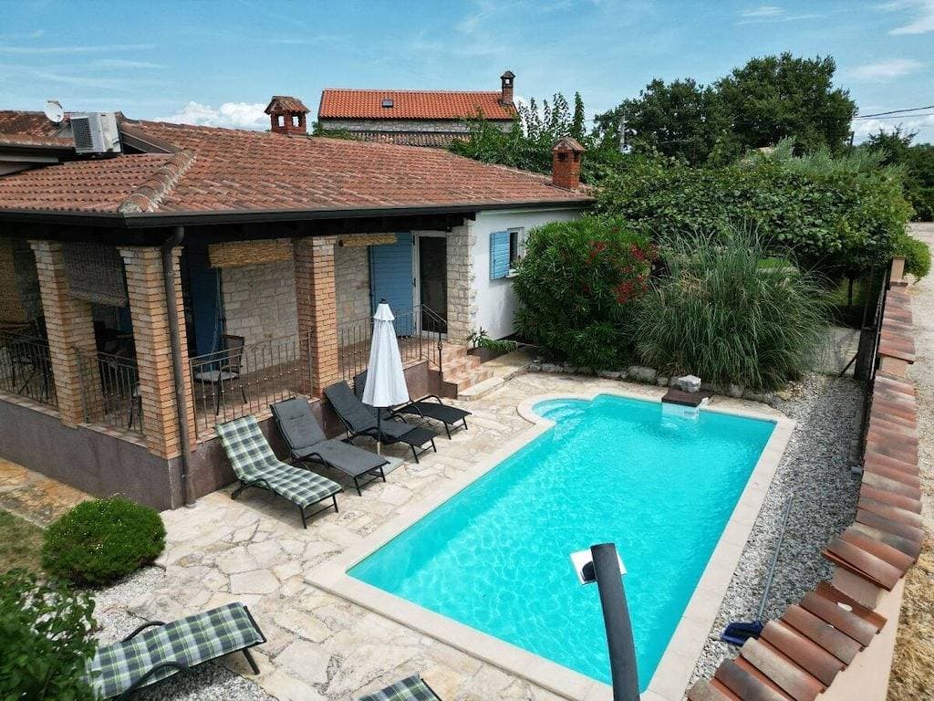 Ferienhaus in Porec mit Schwimmbecken 1