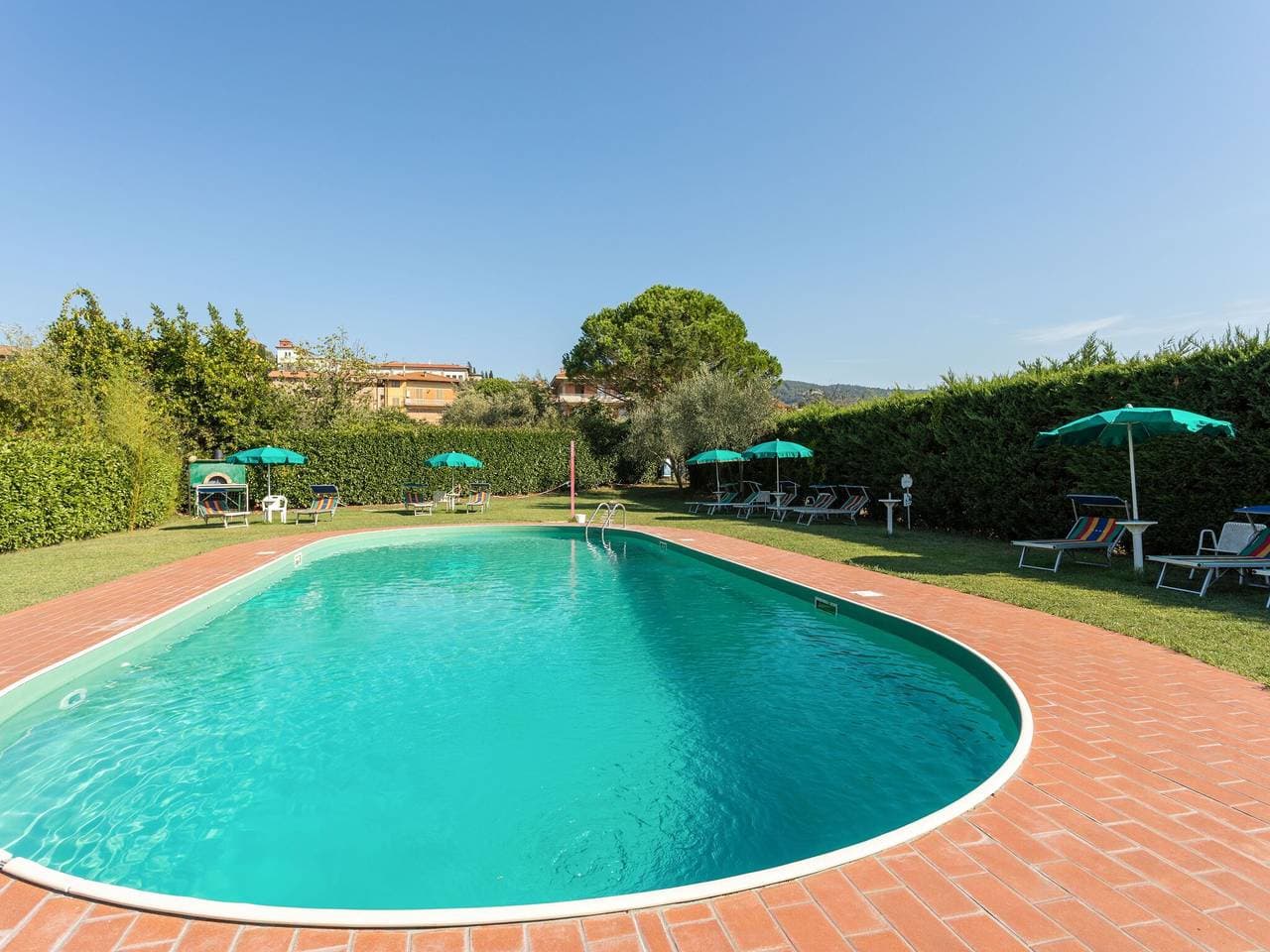 Gemütliche Wohnung mit Pool und Fitnessraum am Trasimenischen See 1