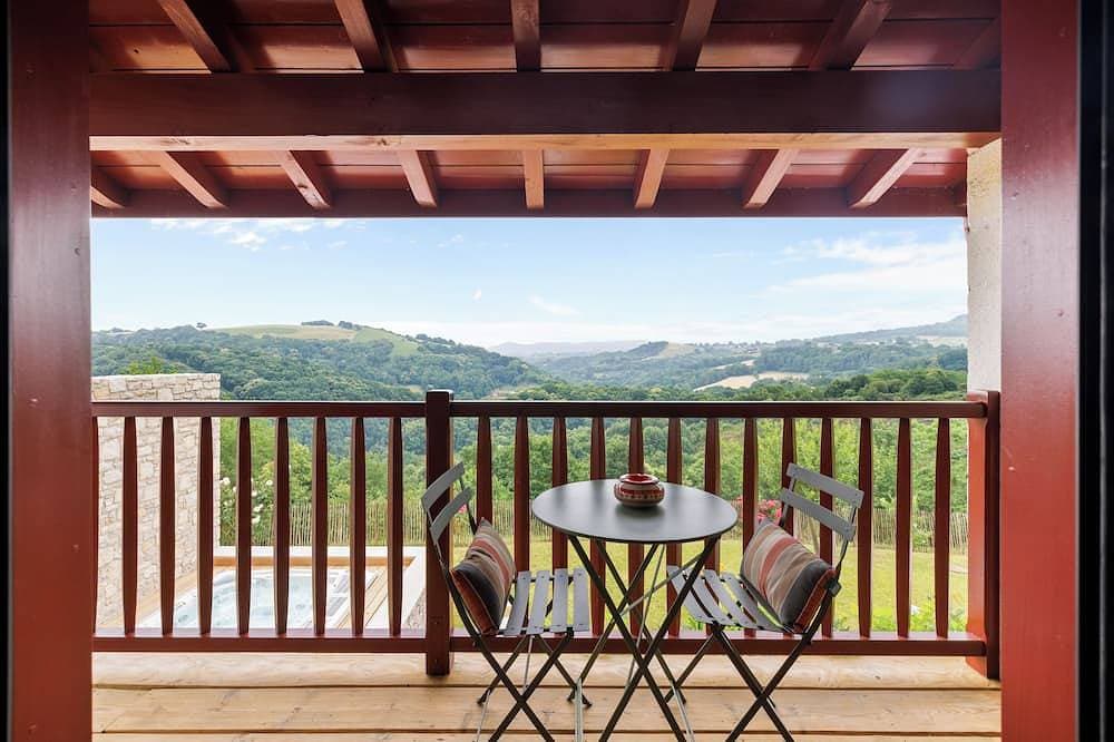 Foto 10 von 17: Spacious Baïgura studio, mountain views, direct access to pool & spa