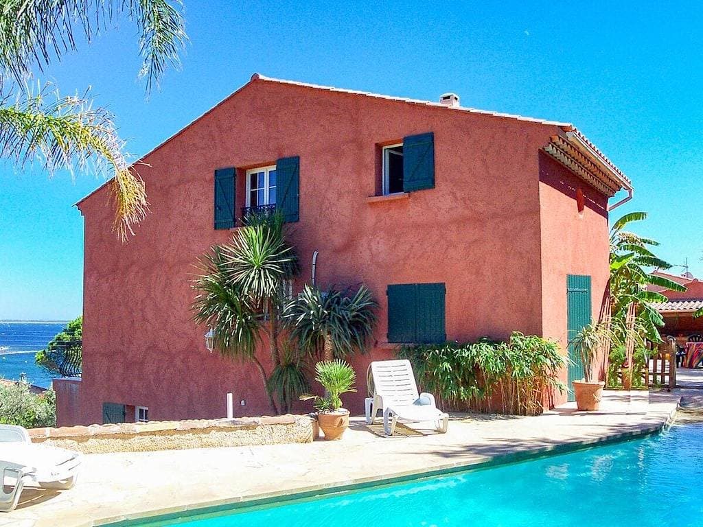 Villa in Carqueiranne mit Schwimmbecken 1