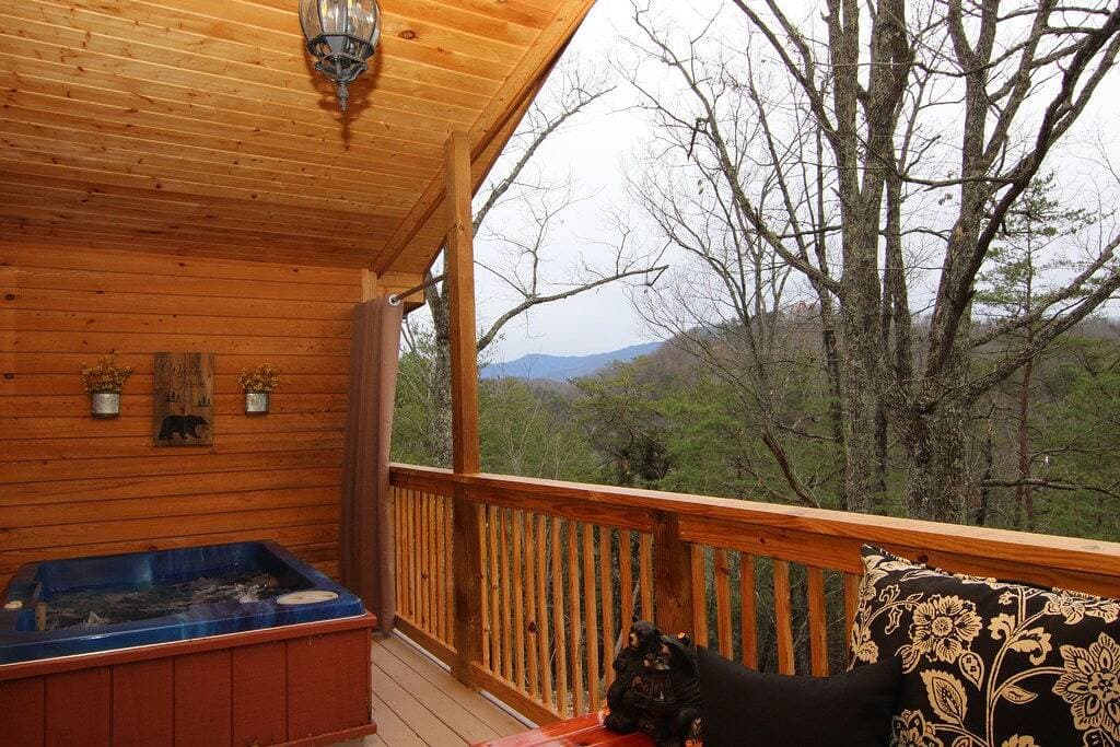 Foto 2 von 17: Über $ 700 in Gratis-Tickets, Abgeschiedene Hütte, Whirlpool, Herz-Jacuzzi, Internet, Gatlinburg, Pigeon Fg