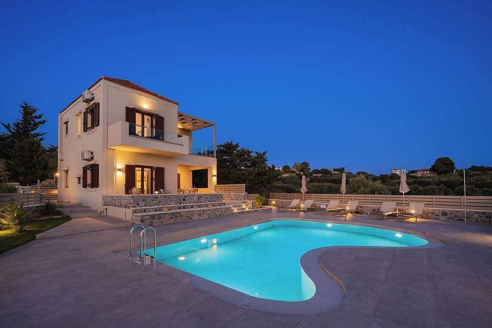 Peaceful Luxury Villa with Private Pool See View and Mountain View 1