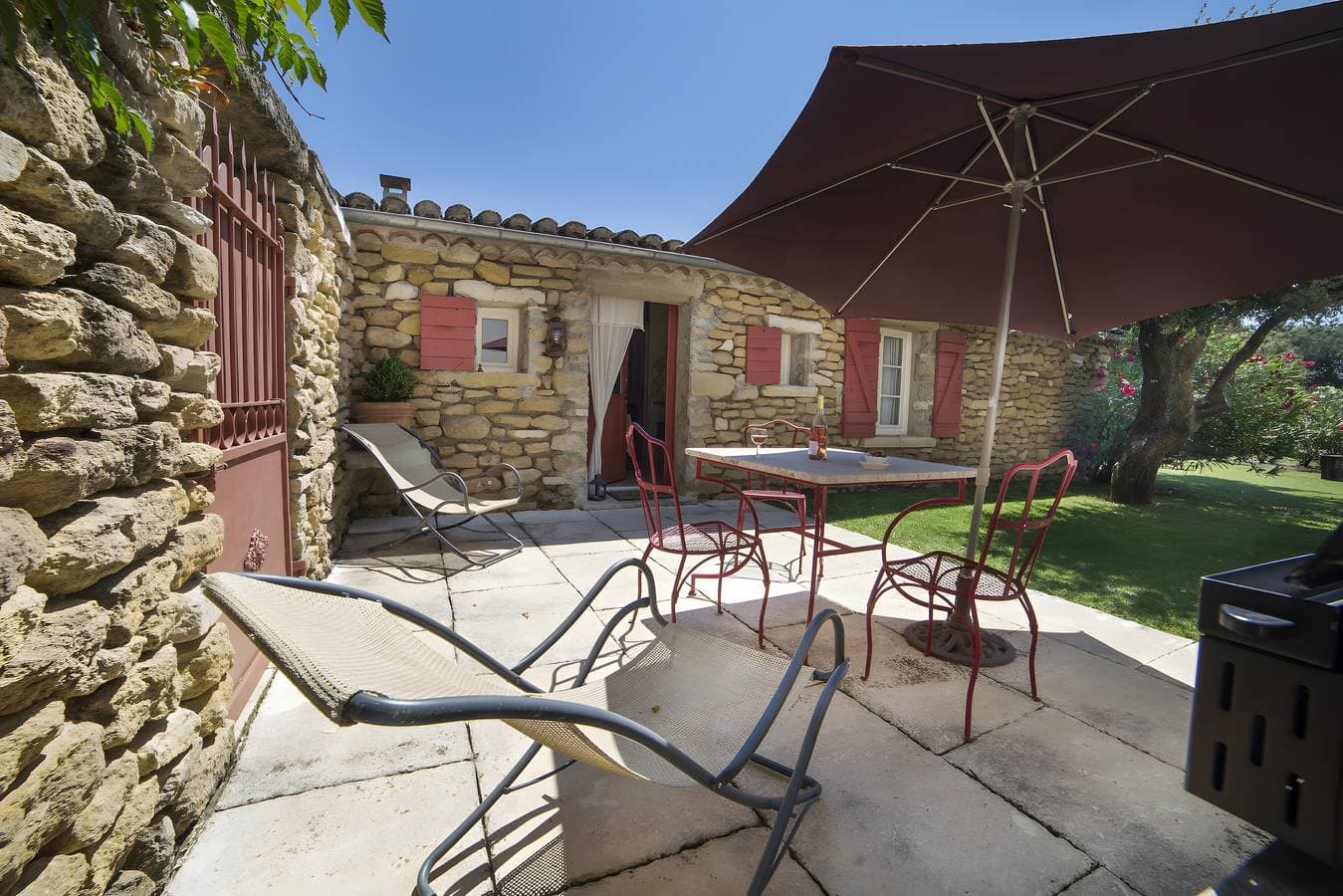 Foto 6 von 13: Le Petit Mas Provençal – Ruhiges Steinhaus mit Pool und Blick auf die Weinberge