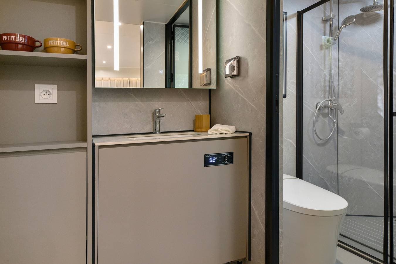 Foto 10 von 21: Gästezimmer „Futura 1 – Haus der Zukunft“ in Borgo, 50 m vom Strand entfernt