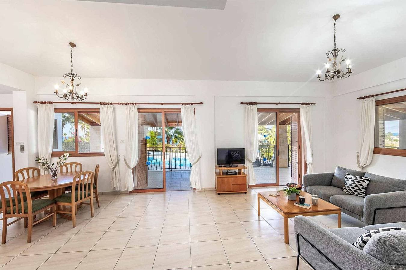 Foto 13 von 30: Villa für 6 Personen mit Terrasse