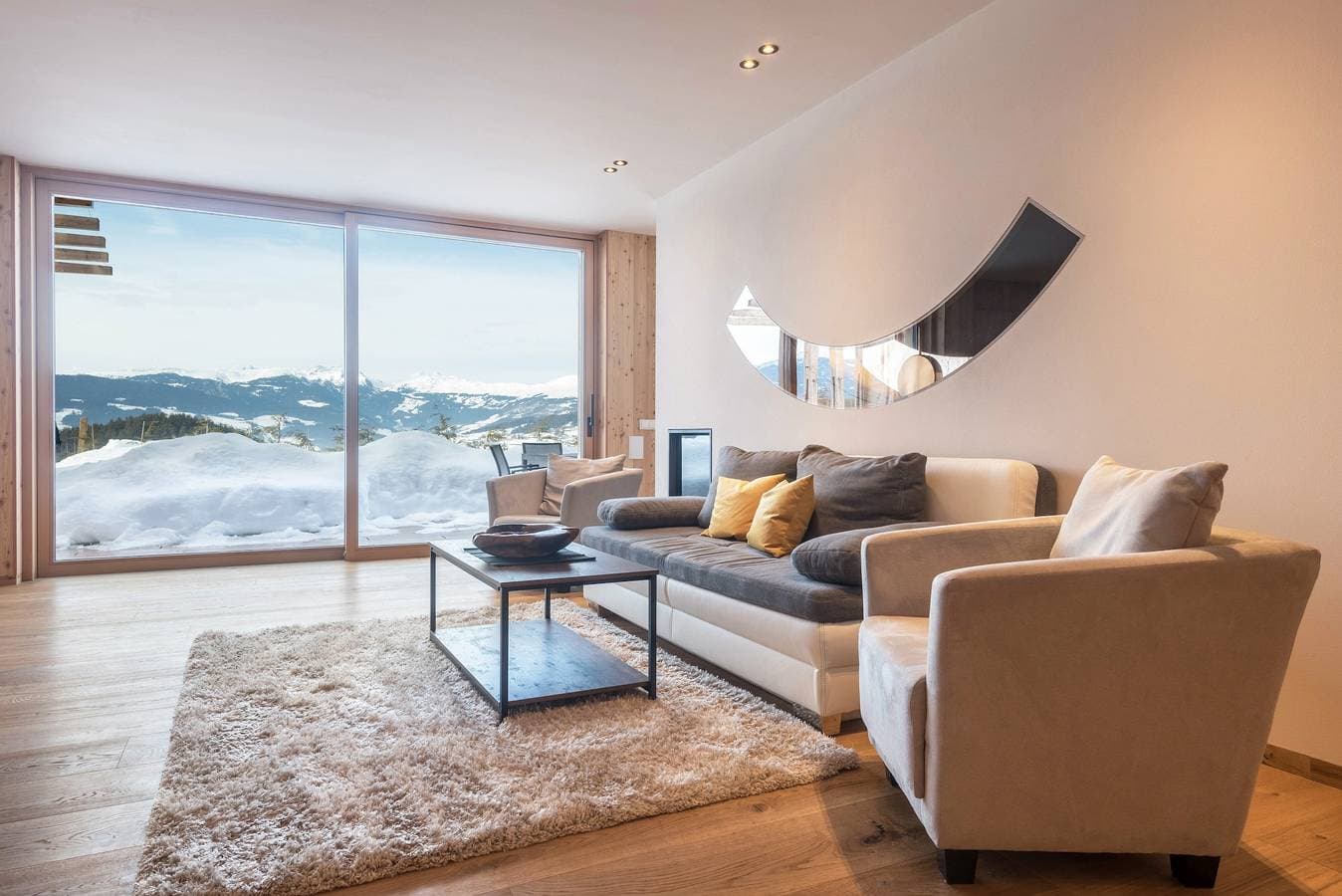 Foto 3 von 34: Schöne Ferienwohnung "Aura Chalets No 2" mit Bergblick, WLAN & Garten