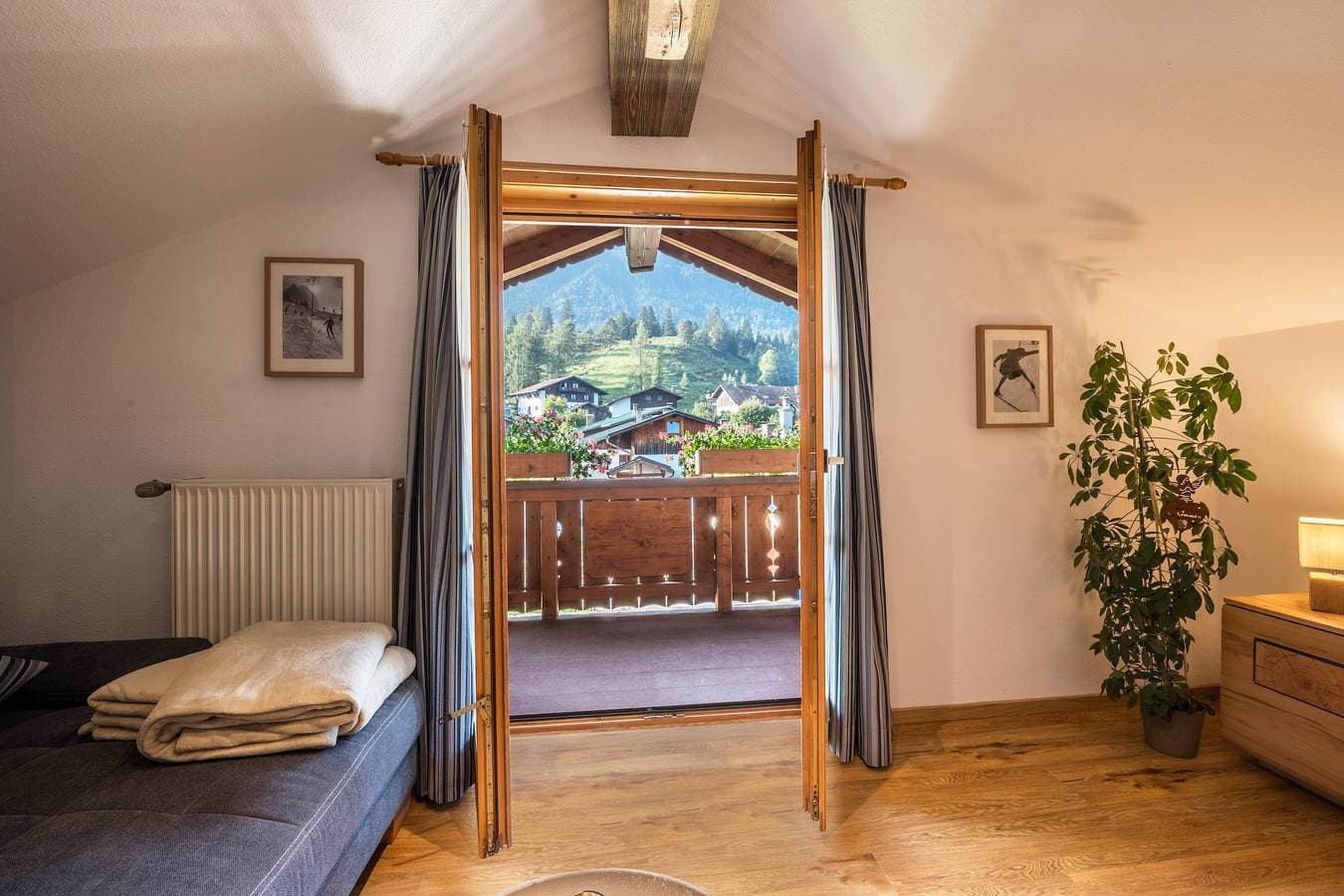 Foto 10 von 25: Ferienwohnung 'Gipfelblick' mit Bergblick, Balkon und WLAN