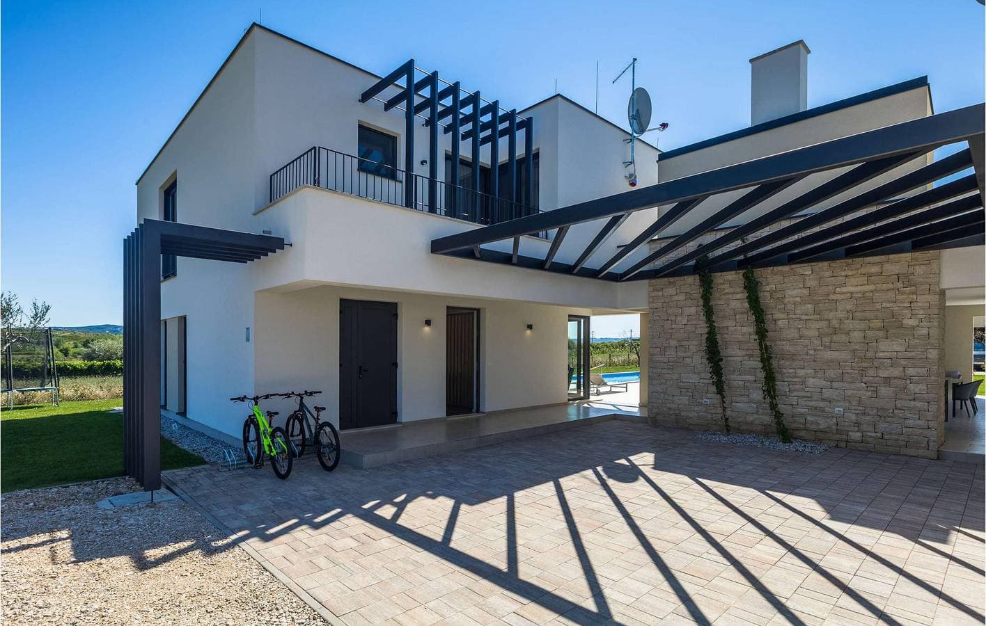 Gemütliche 230 m² große Wohnung mit Terrasse, in der Nähe von Brtonigla und lokalen Restaurants 1