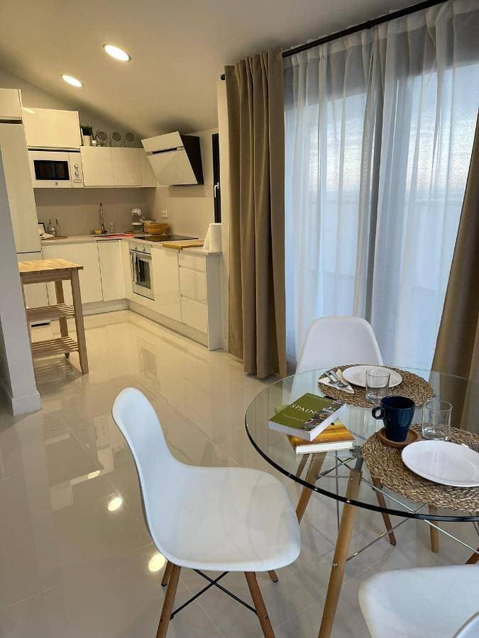 Foto 4 von 44: One-Bedroom Apartment
