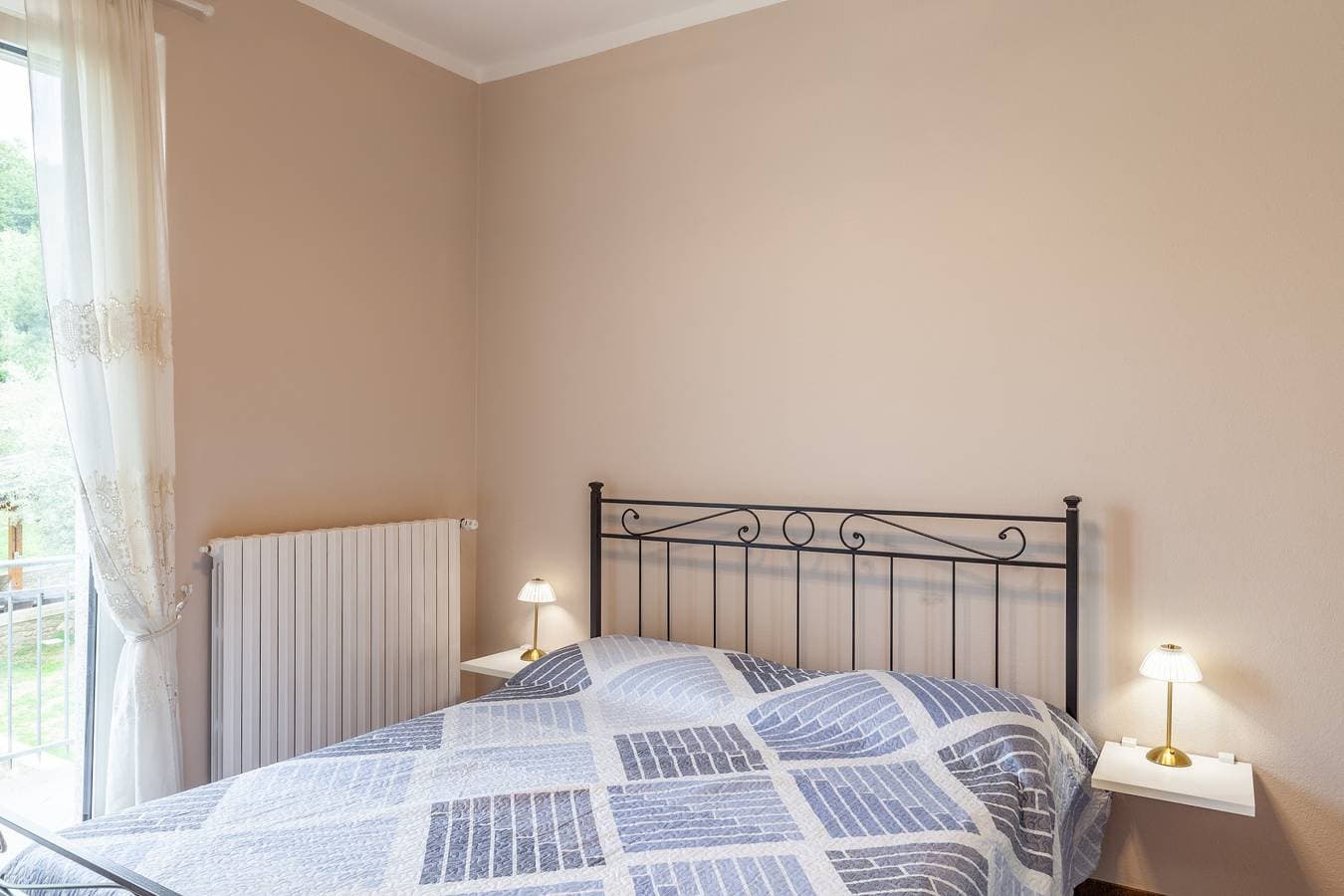Foto 12 von 44: Ferienwohnung 'Villa La Lanterna Bianca' mit Bergblick, WLAN und Klimaanlage
