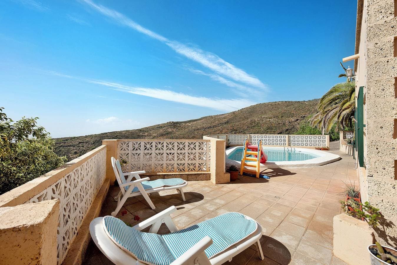 Foto 2 von 30: Ferienhaus Finca El Pizarro mit Meerblick, Pool und Garten