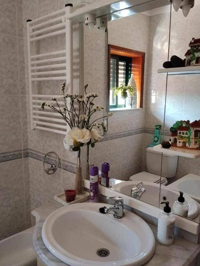 Foto 5 von 9: Double Room with Shared Bathroom