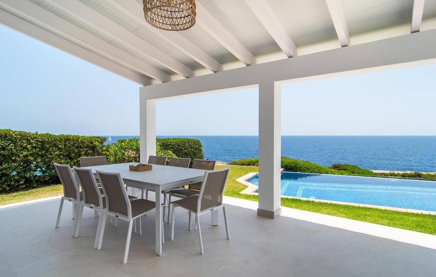 Foto 2 von 29: Exklusive, moderne Villa mit Pool, Strandnähe und Panoramablick aufs Meer auf Mallorca