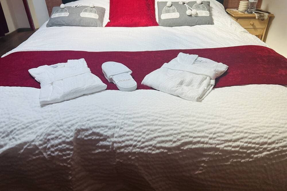 Foto 3 von 17: Exclusive suite****150m2 in mountain inn 2 bedrooms spa private sauna