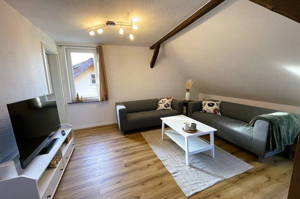 Foto 7 von 25: Große, moderne Ferienwohnung mit Garten und Spielscheune - Hexe 3
