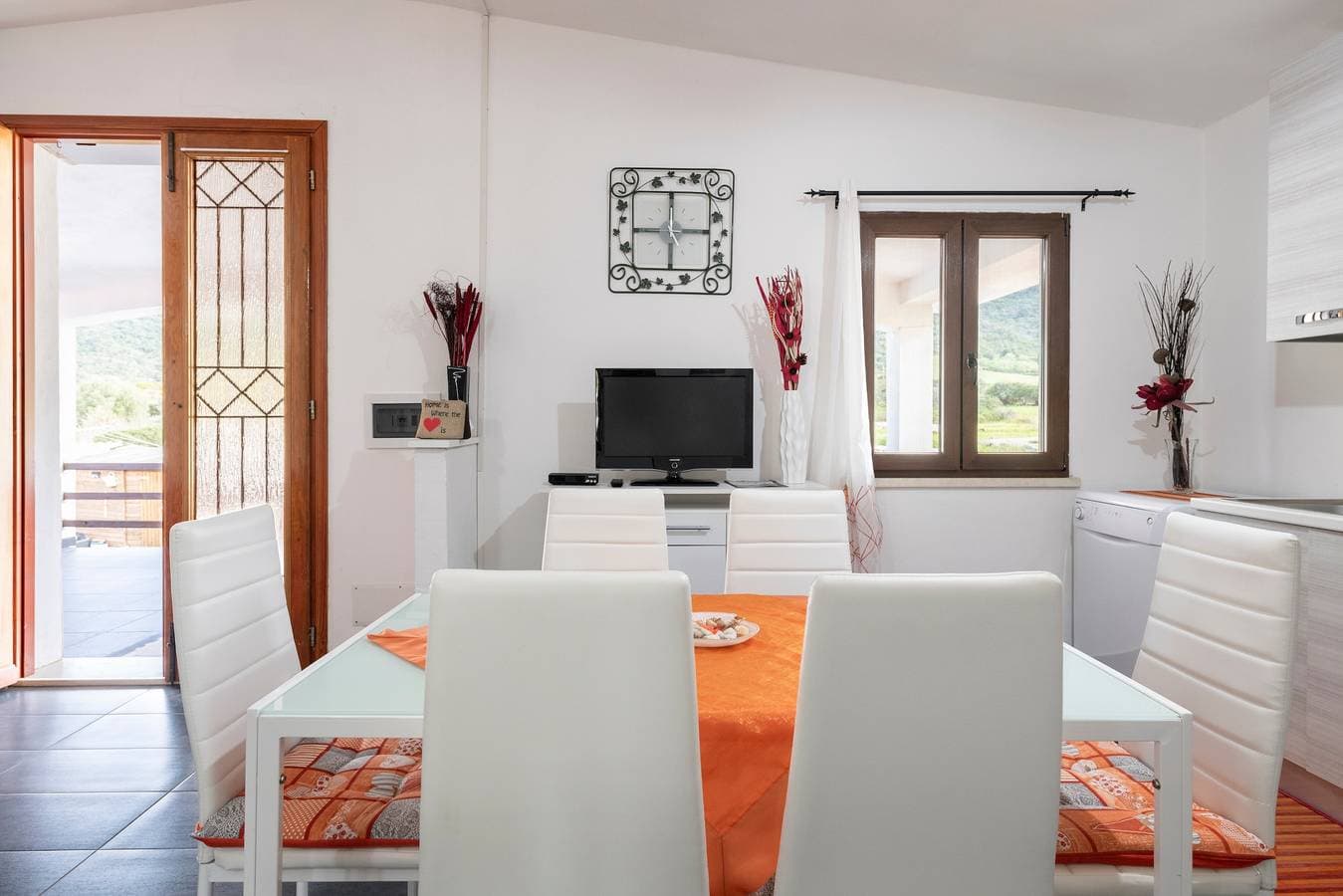 Foto 10 von 25: Ferienhaus 'Casa I Ginepri' mit Bergblick, Garten und WLAN