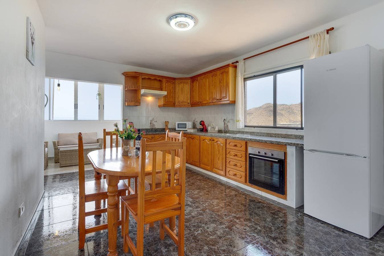 Foto 3 von 28: Ferienwohnung 'Golden Sunset' mit Meerblick, privater Terrasse und WLAN