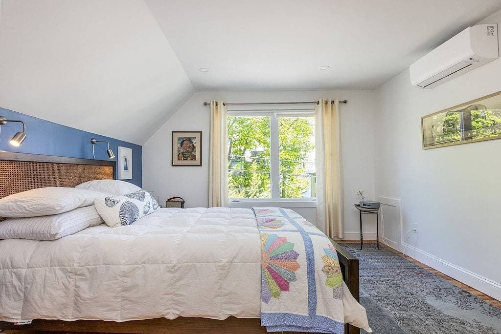 Foto 5 von 38: Brandneues Einfamilienhaus Munjoy Hill