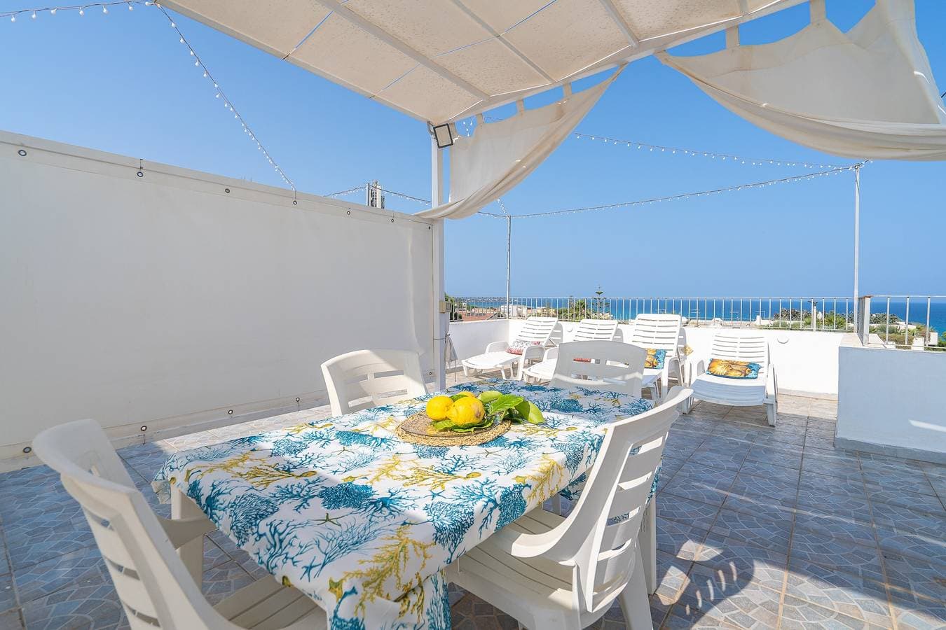 Foto 2 von 28: Ferienwohnung 'Donna Di Denari' mit Meerblick, Wi-Fi und Klimaanlage