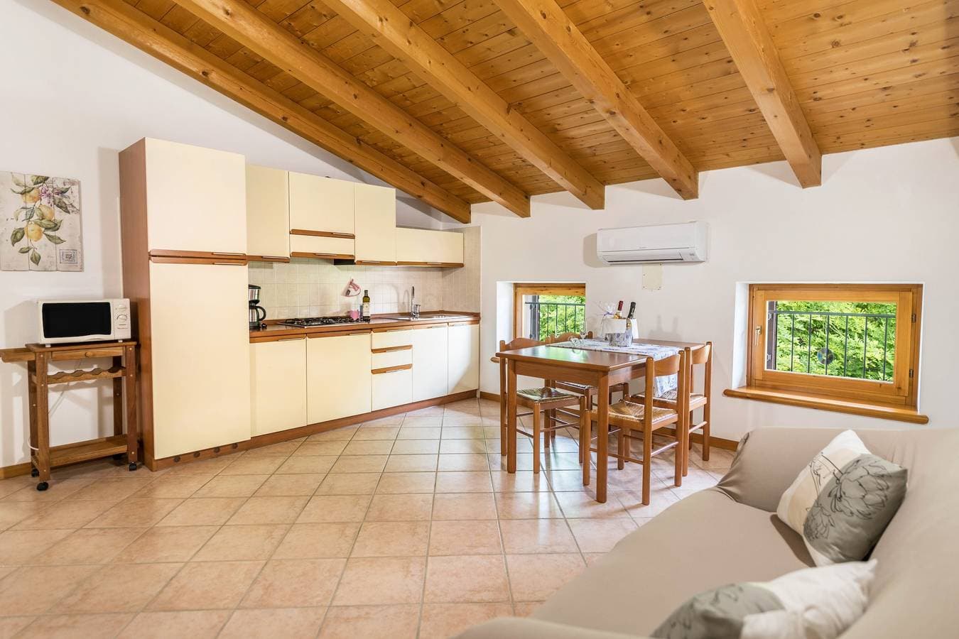 Foto 2 von 29: Ferienwohnung "Agriturismo Colombare Teboi Bilo" mit Bergblick, Gemeinschaftspool und WLAN