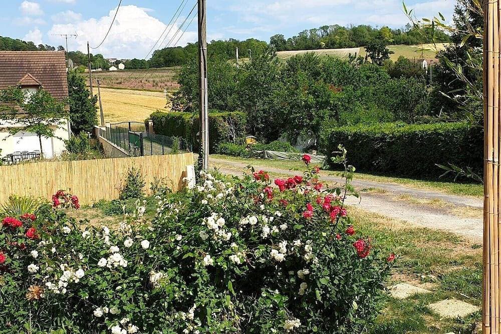 Foto 9 von 20: The Maison en Feuilles: a charming retreat with garden, terrace, perfect for 2