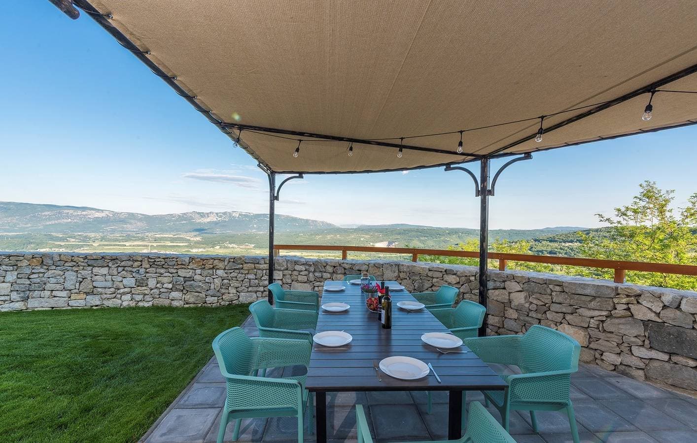 Foto 4 von 49: Villa Paola mit einem Dachpool in Zentralistrien