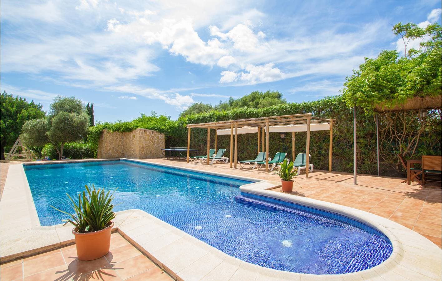 Foto 11 von 34: 200 sqft Apt | Pool, Küche, Kamin | 2.5km nach Es Garrovers