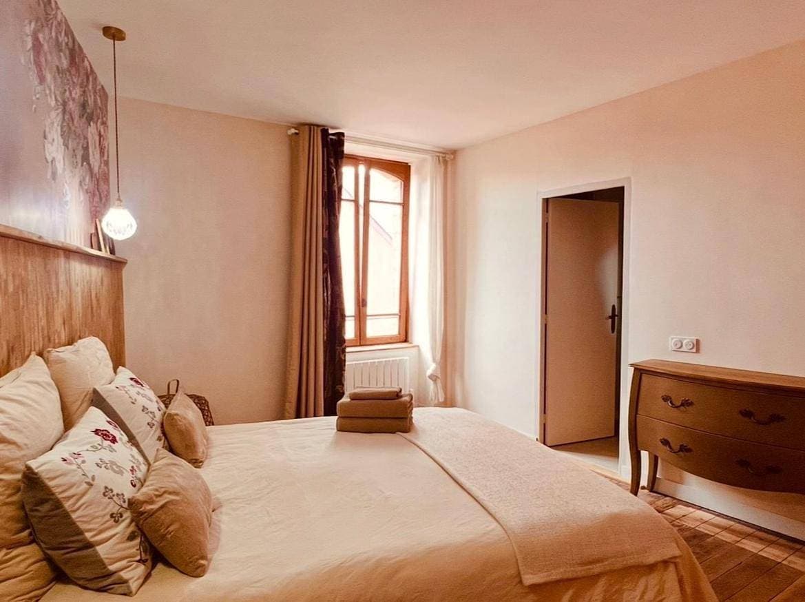 Foto 3 von 5: Triple Room with Private Bathroom