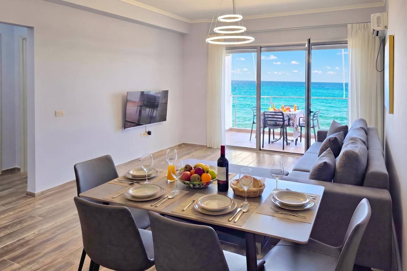Beachfront & Sea View Apartment 101 1