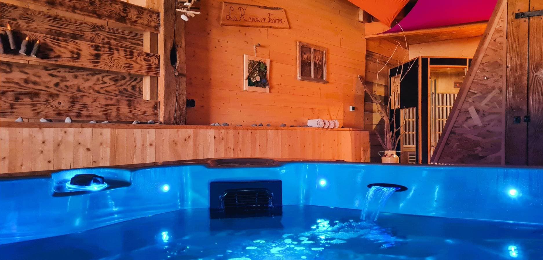 Foto 2 von 65: Gästezimmer „Séquoia“ mit Gemeinschaftsterrasse, Garten und nicht privatem Whirlpool
