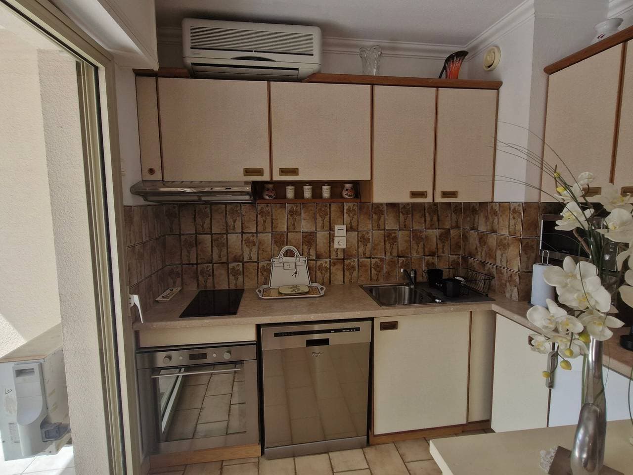 Foto 6 von 16: Studio mit Schlafbereich, Meerblick, Pool und Parkplatz in Sainte-Maxime