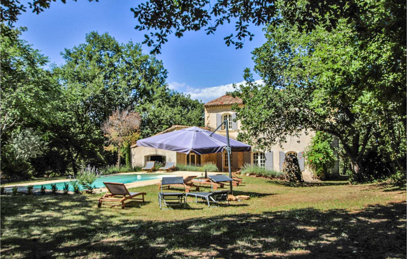 Foto 13 von 33: 210qm Wohnung mit AC, Parkplatz, Pool & WiFi - 2km zur Stadt