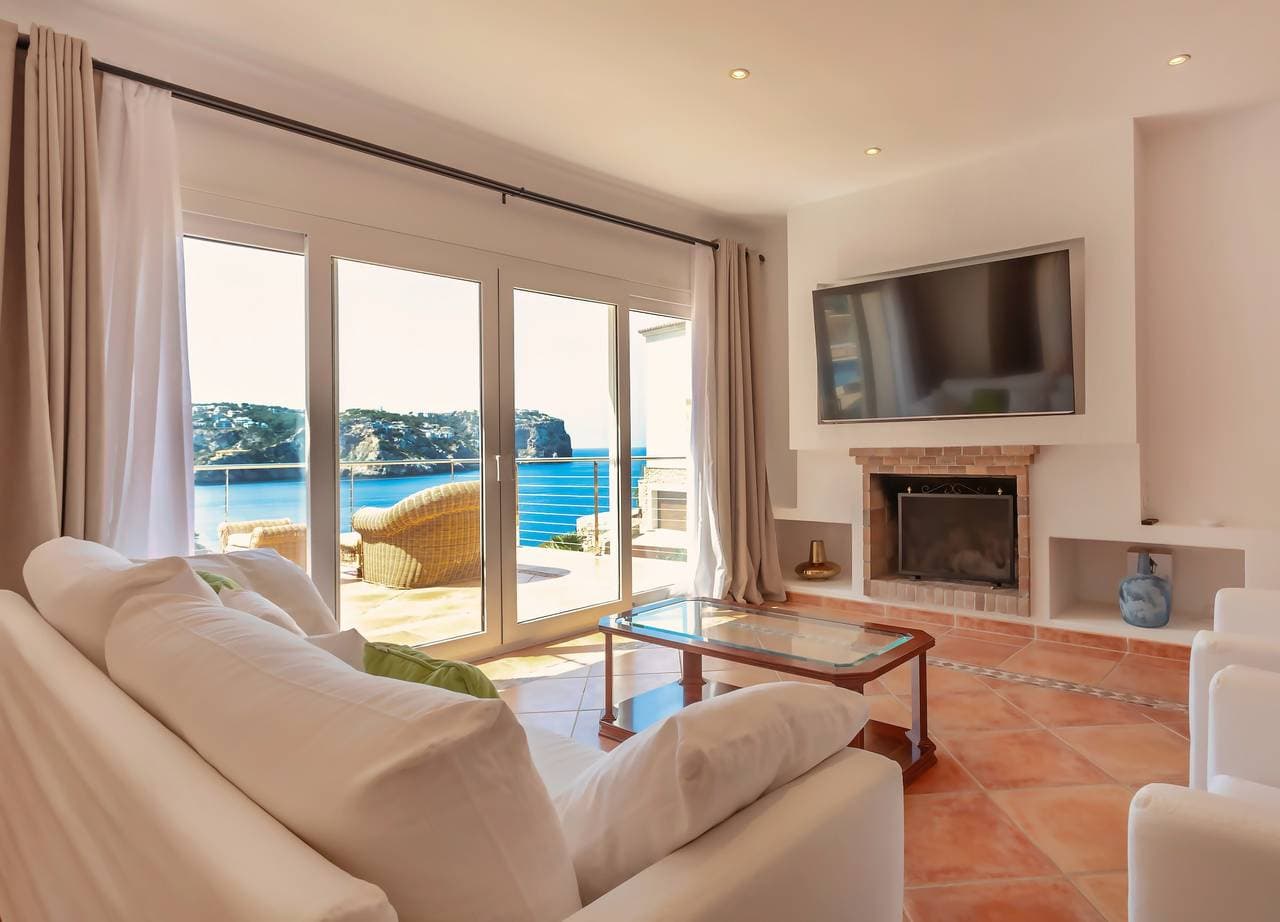 Foto 5 von 24: Villa 'Cala Moragues' mit Pool und Meerblick