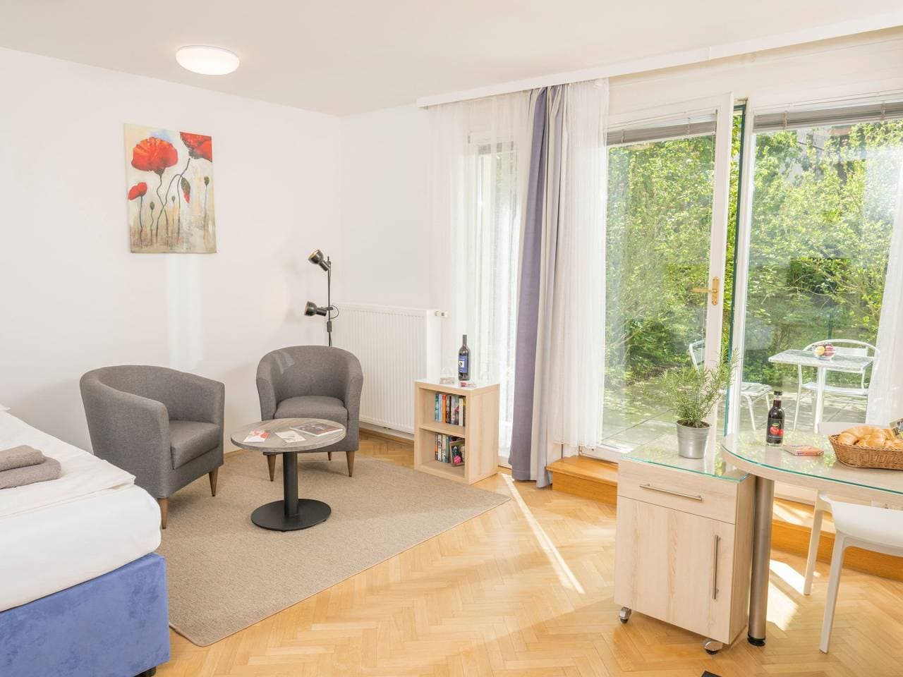 Foto 6 von 17: Studioappartement mit kleinem Garten und Terrasse