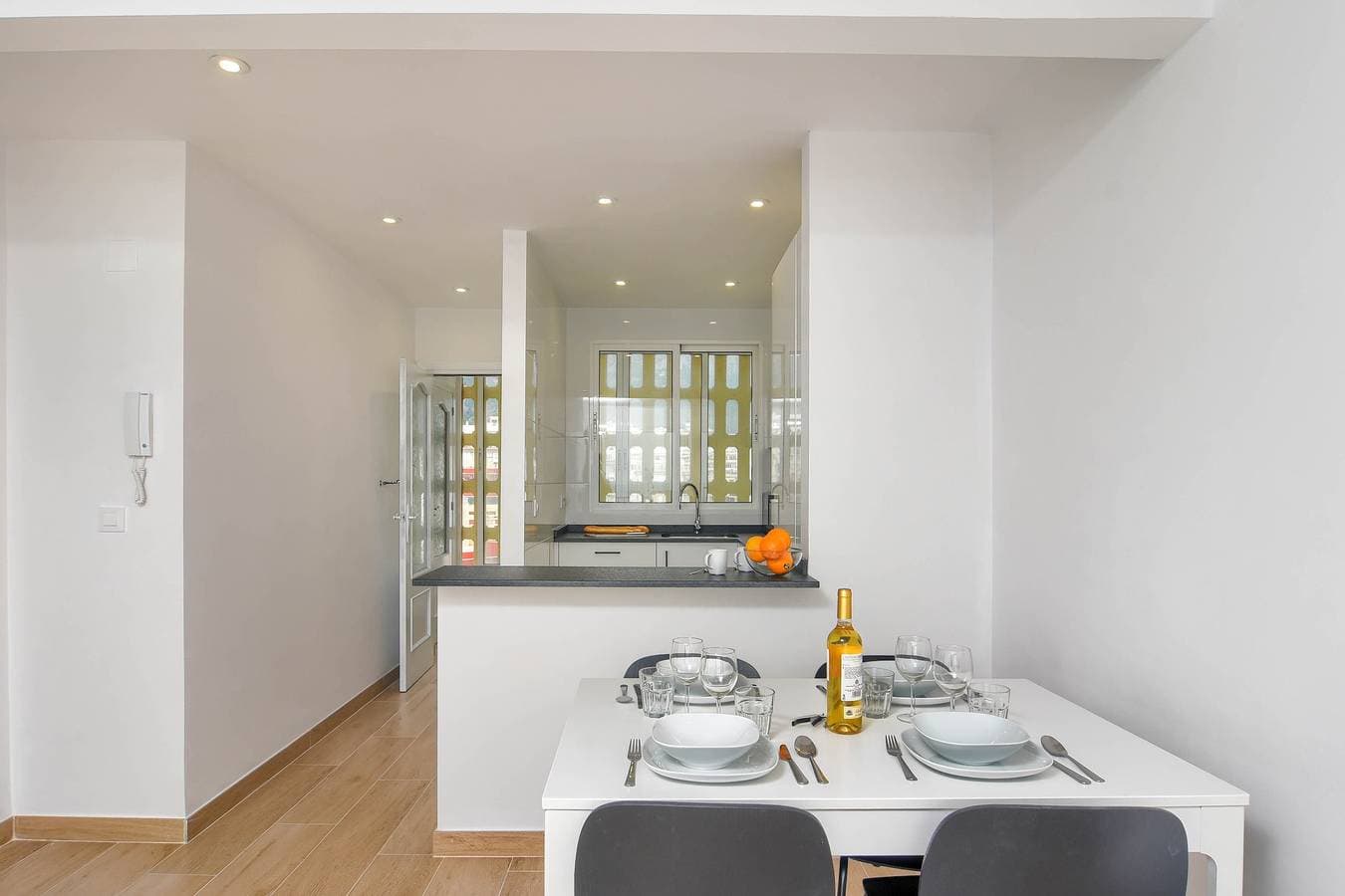 Foto 4 von 11: Appartement La Perla Seaview Calpe mit Meerblick, Pool, WLAN, Klimaanlage, Balkon & Terrasse