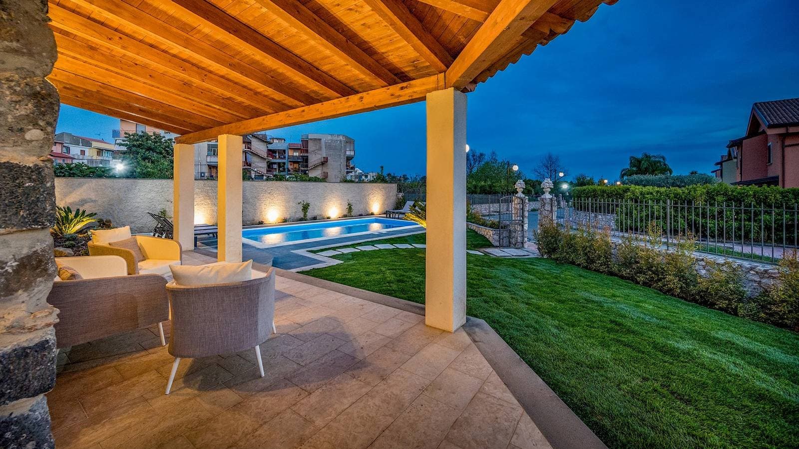Foto 10 von 26: Villa für 6 Personen mit Balkon