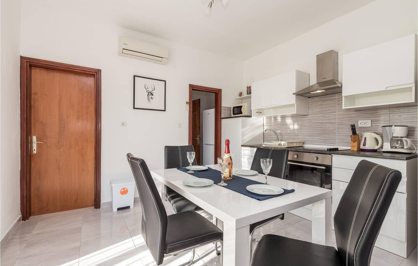 Foto 11 von 25: Gemütliche Ferienwohnung mit Meerblick, Terrasse, Parkplatz und WLAN in Supetarska Draga