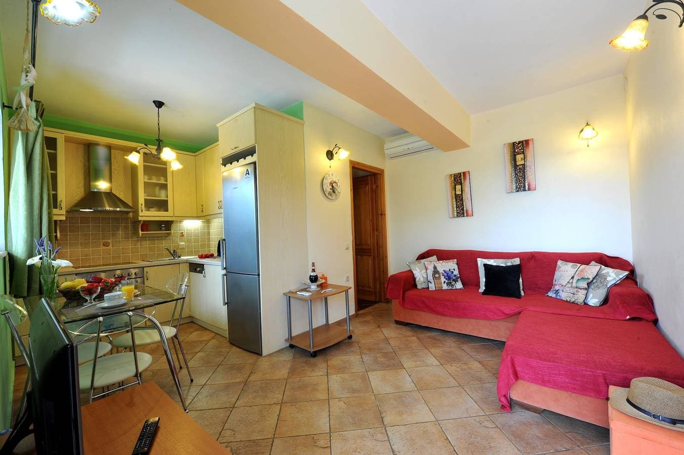 Foto 4 von 36: Apartment „Villa Casa Bianca Orange“ mit Meerblick, Gemeinschaftspool & WLAN