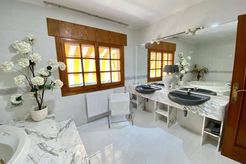 Foto 6 von 30: Magnifica Villa 5 Bed La Font With Private Pool