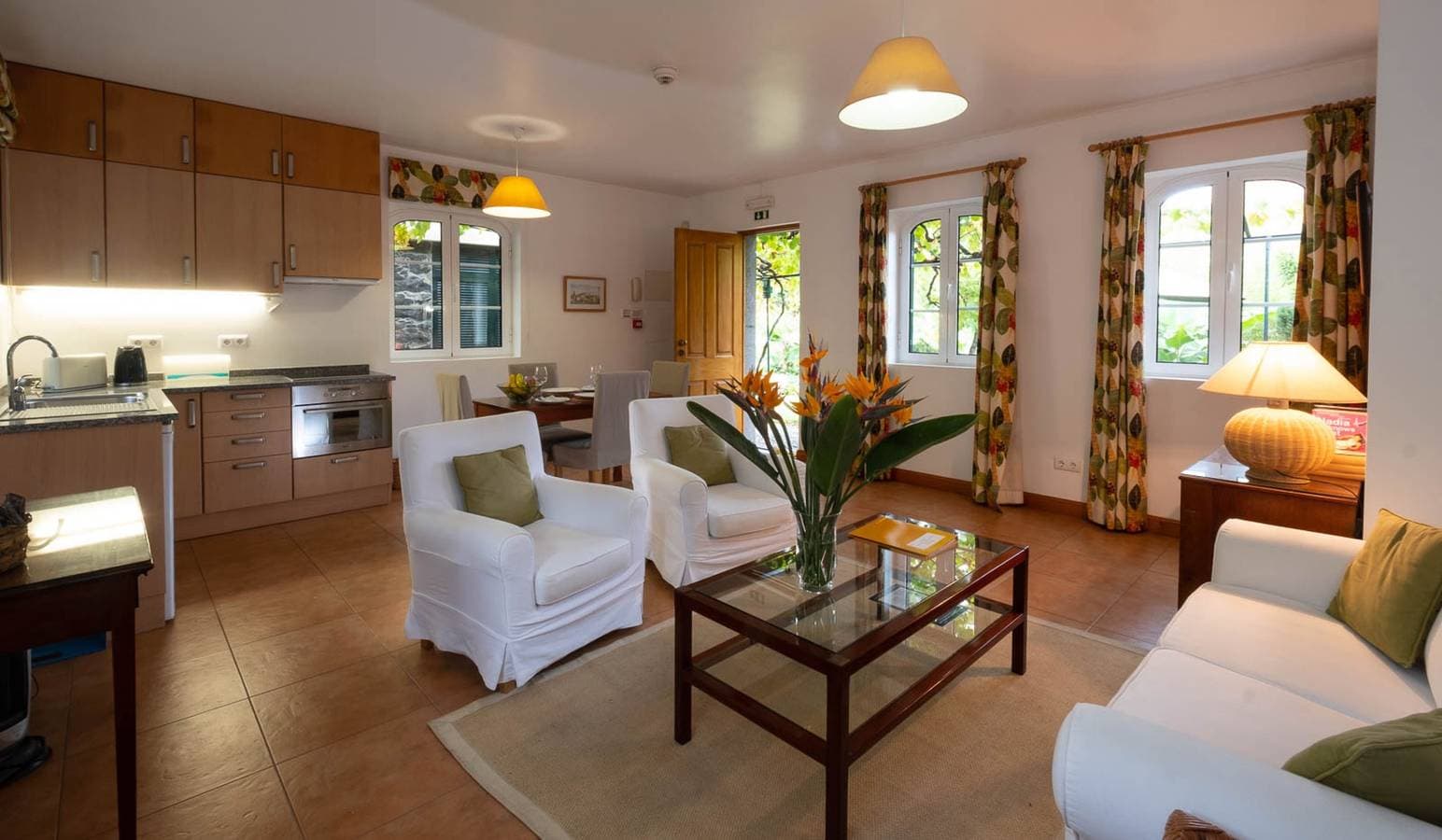 Foto 2 von 19: Charming stone cottage in Funchal | Casa Vinhas