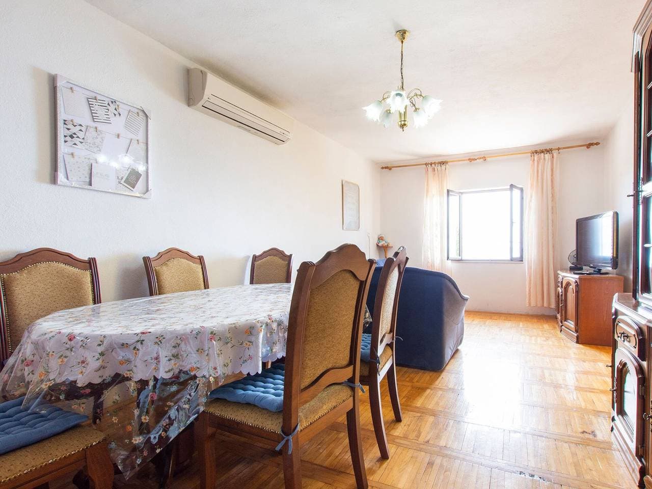 Foto 12 von 32: Wohnung in Tribalj mit Meerblick und Strand