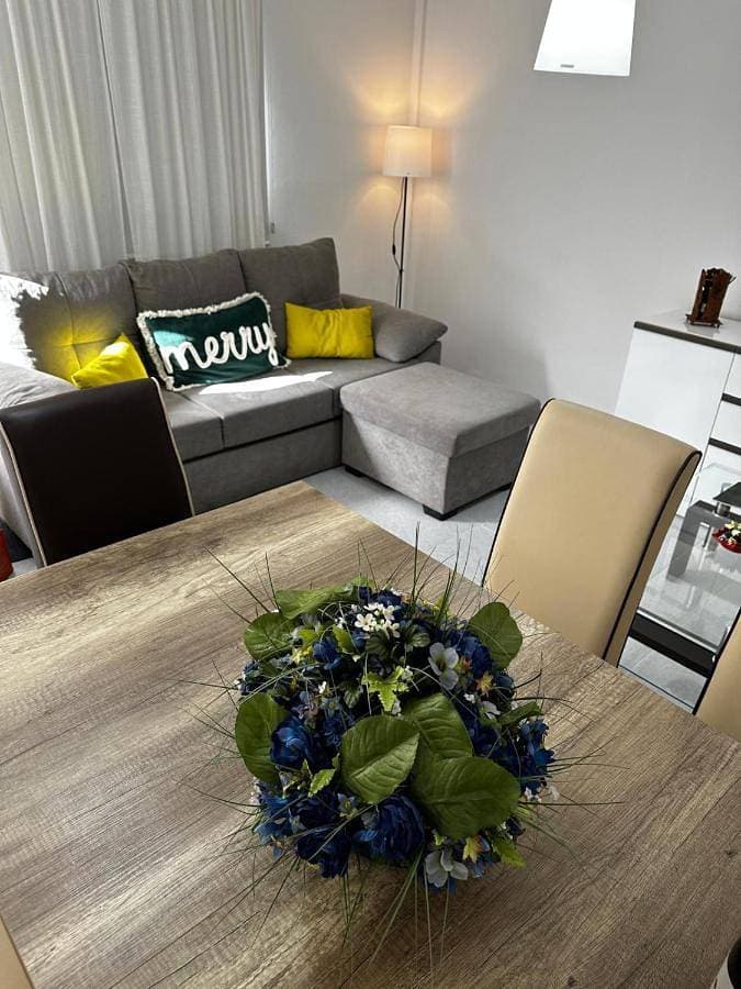 Foto 2 von 19: Two-Bedroom Apartment