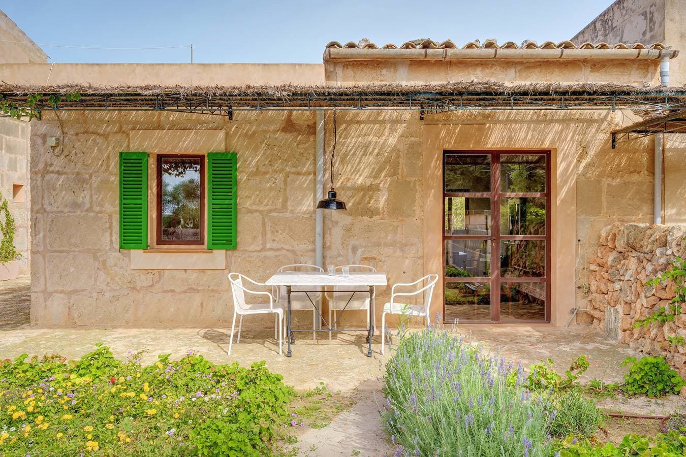 Foto 2 von 24: Ferienhaus „El Taller“ in Possessió Sa Barrala mit direktem Zugang zum Strand Es Trenc