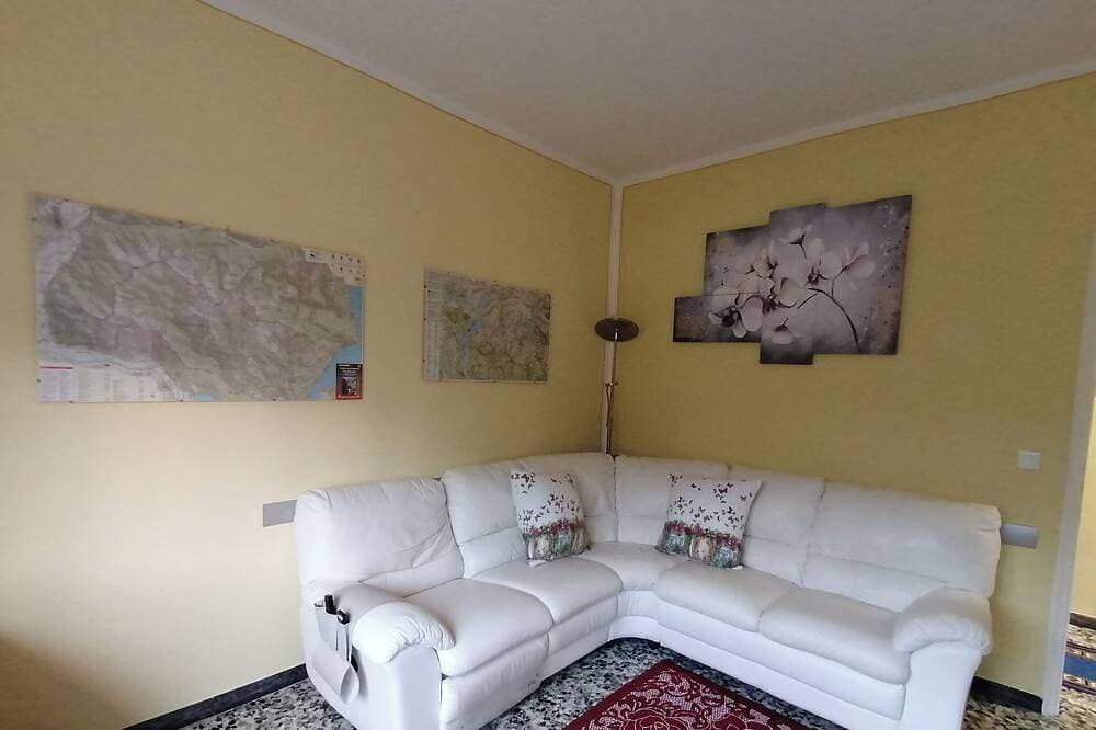 Elena Holiday Home: Haus mit Garten, Kinderparadies, privater Parkplatz 1