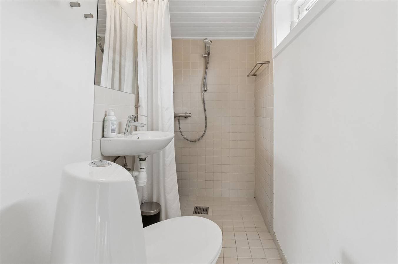 Foto 8 von 15: Beautiful home in Nexø w/ WiFi and 3 Bedrooms