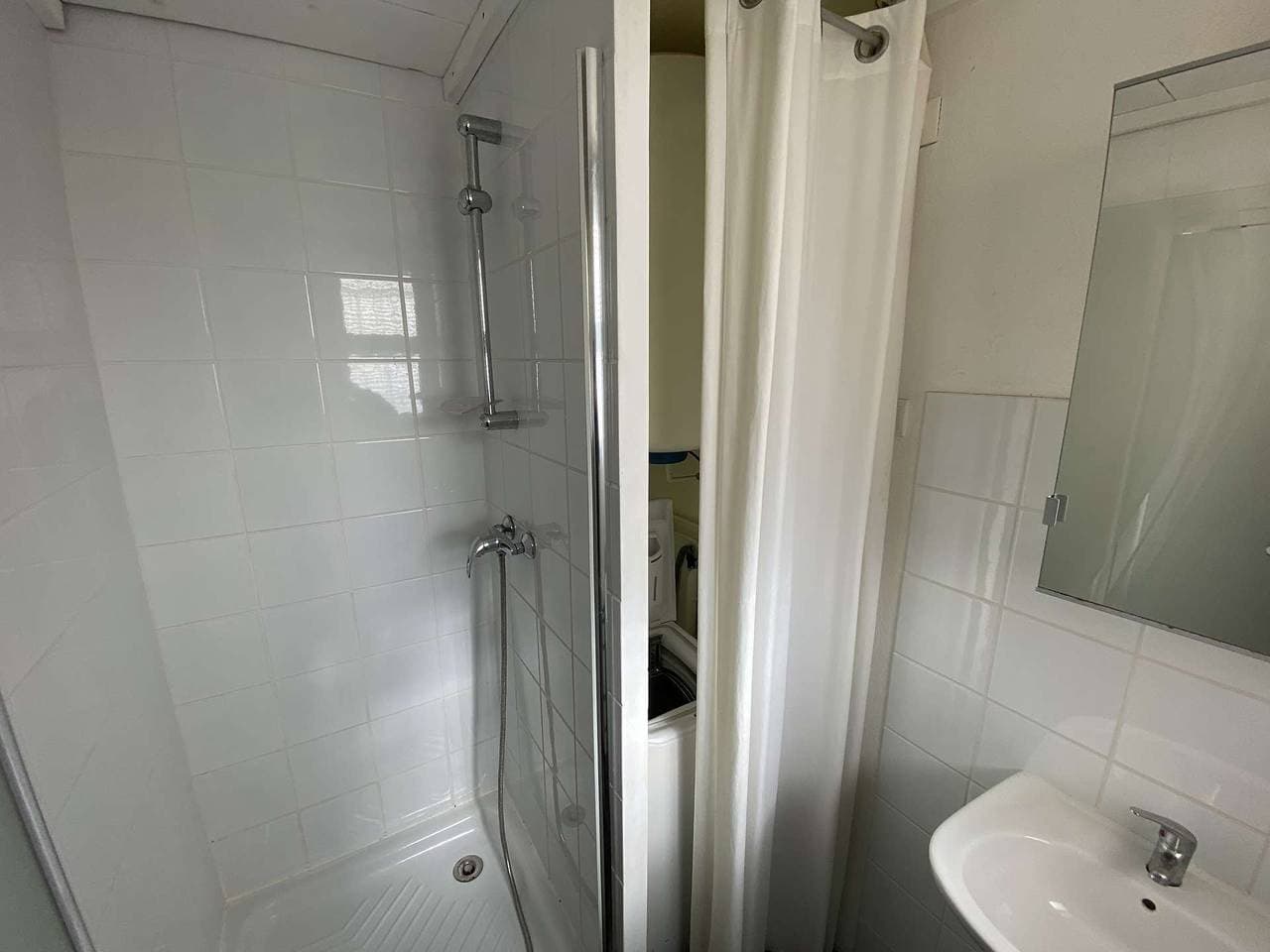 Foto 7 von 7: Wunderschönes Apartment mit einem Schlafzimmer und Meerblick Strände, Geschäfte und Restaurants sind zu Fuß erreichbar.