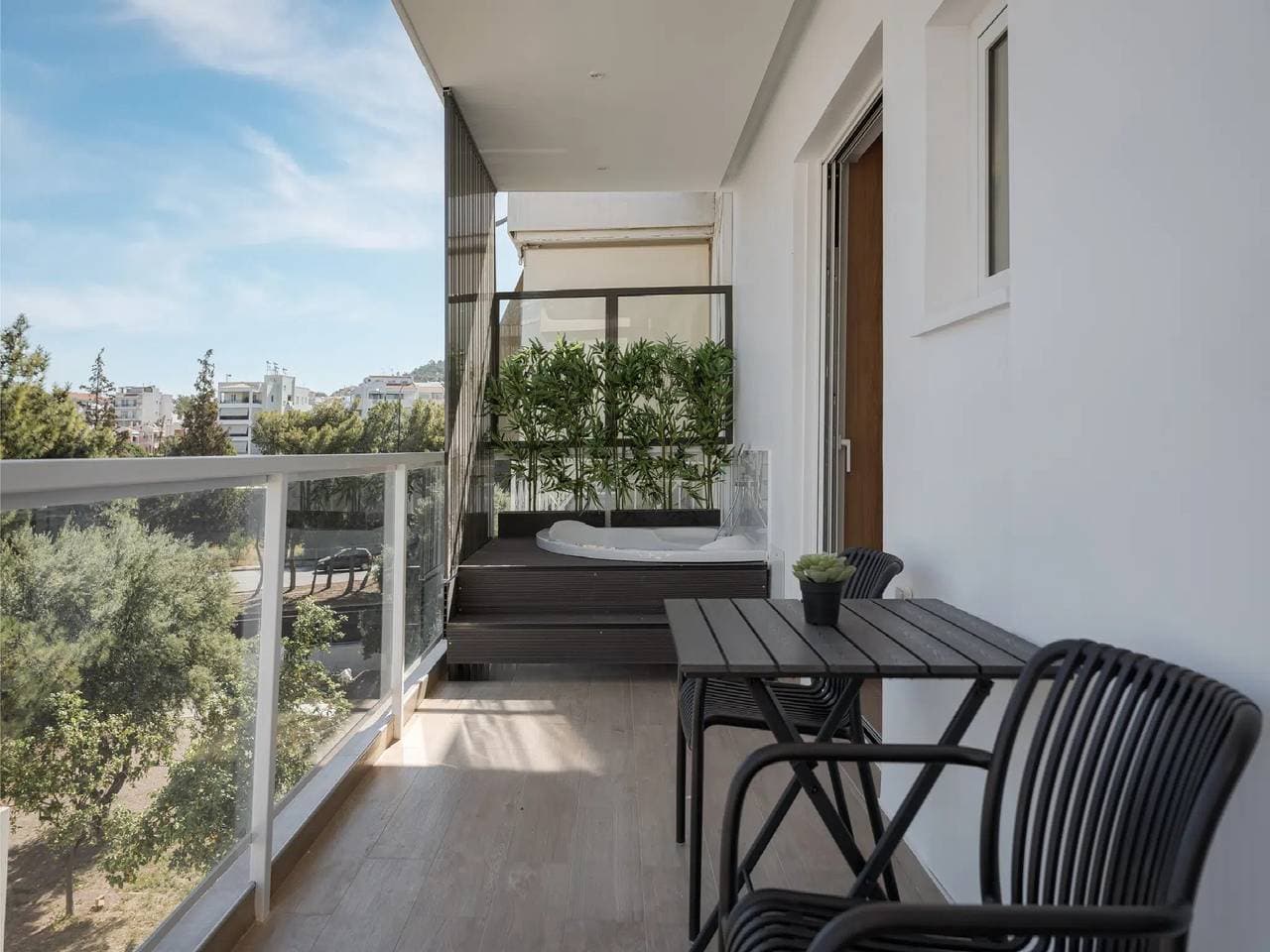 Foto 5 von 26: Modern Athens Apartment | Apartment Luxe | 1 Bedroom | Balcony